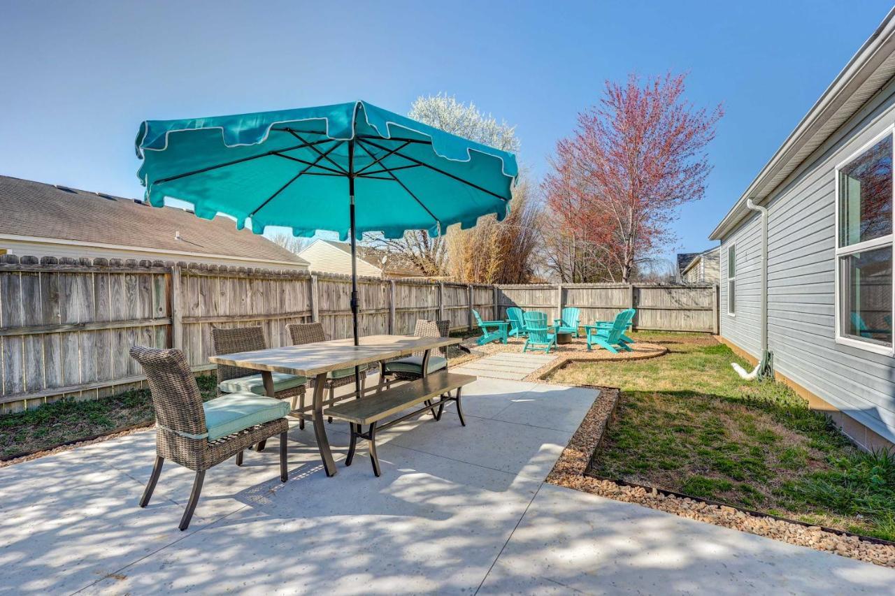 Chic Bentonville Home With Patio And Fire Pit! Exterior photo